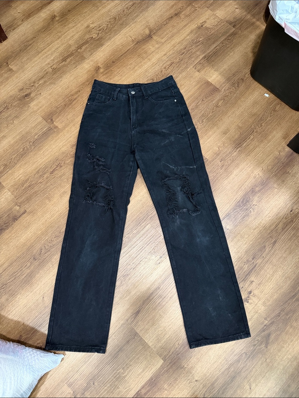 Amazon Black Distressed Straight Men’s Jeans